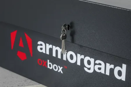 OX05_close_keys-768x512.webp